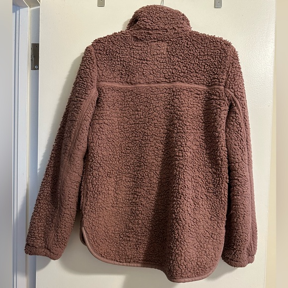 Abercrombie & Fitch Teddy Pullover - Picture 2 of 3